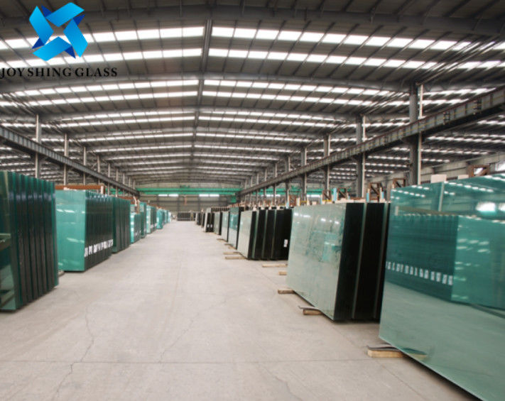 กระจกลามิเนตนิรภัย PVB แบบกำหนดเองสำหรับแผงหลังคา AS / NZS CE SGS Standard